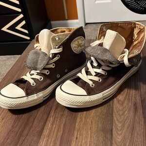 Chuck Taylor’s All Star size 8 women’s